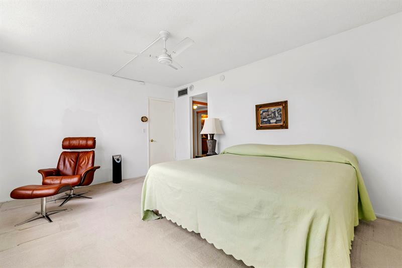 Image 23 of 60 For 750 Ocean Blvd  1002