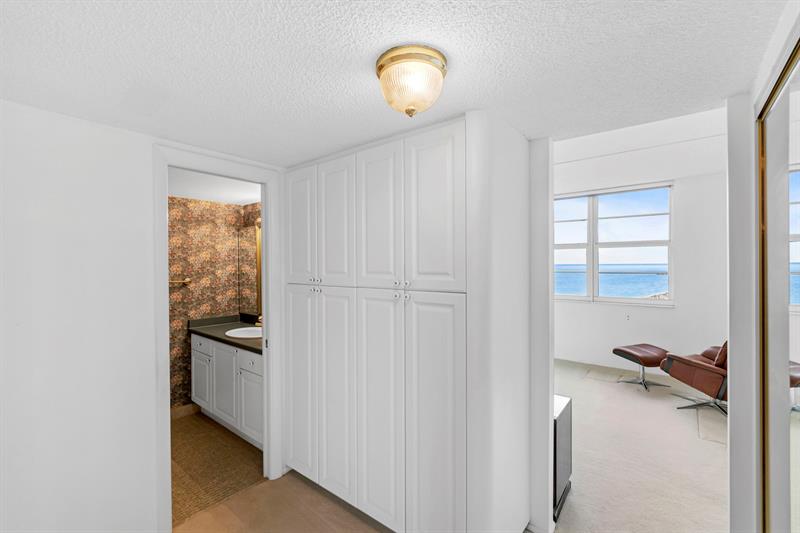 Image 24 of 60 For 750 Ocean Blvd  1002