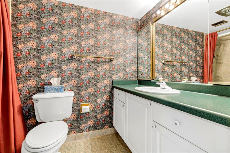 Image 25 of 60 For 750 Ocean Blvd  1002