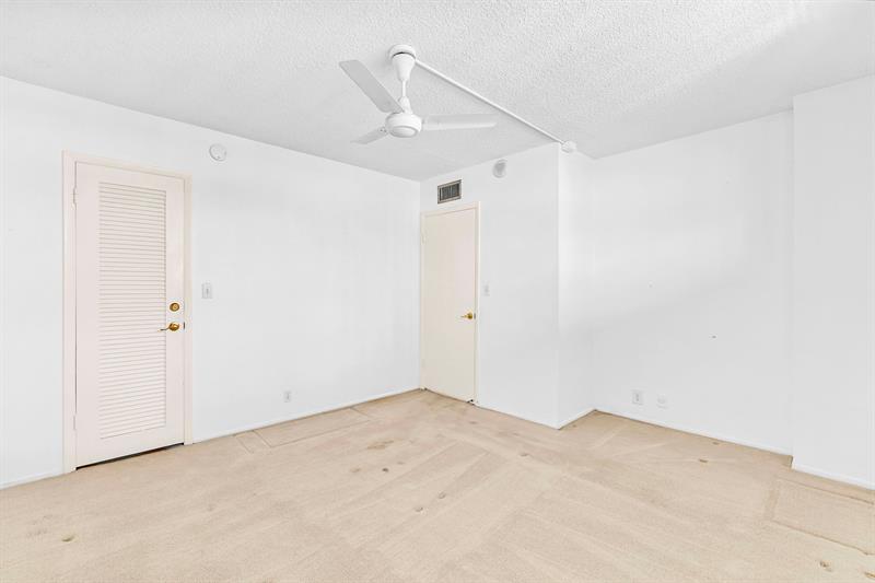 Image 30 of 60 For 750 Ocean Blvd  1002