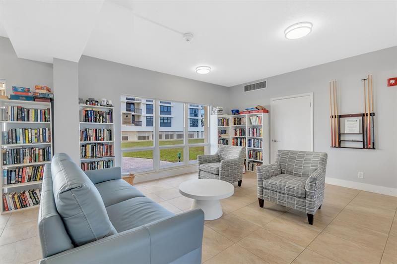 Image 42 of 60 For 750 Ocean Blvd  1002