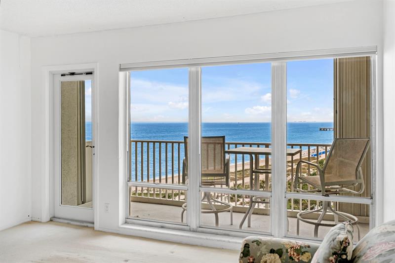 Image 7 of 60 For 750 Ocean Blvd  1002