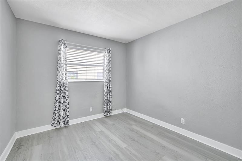 Image 17 of 46 For 2741 8th Ave  15