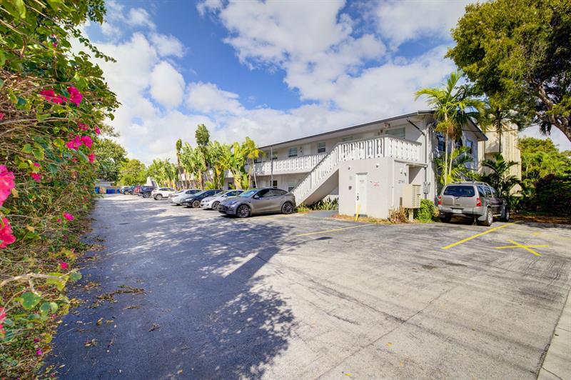 Image 21 of 46 For 2741 8th Ave  15