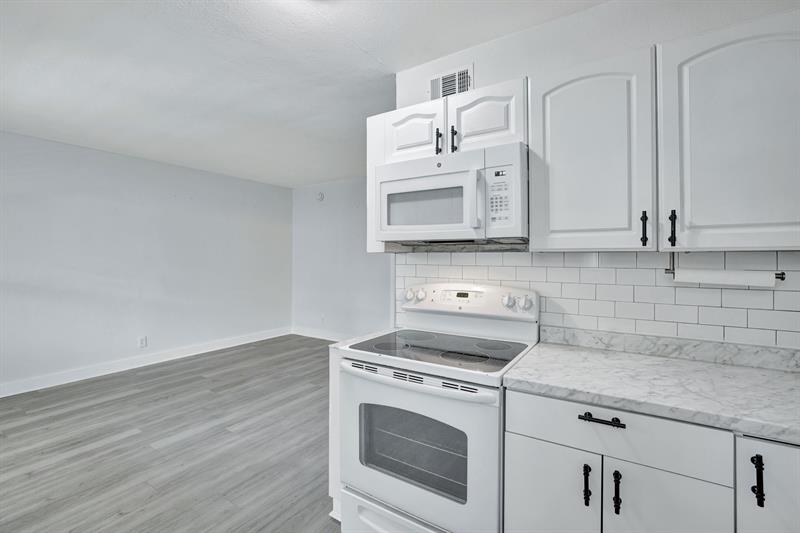 Image 4 of 46 For 2741 8th Ave  15