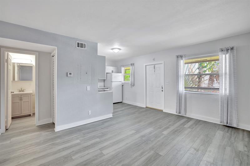 Image 7 of 46 For 2741 8th Ave  15