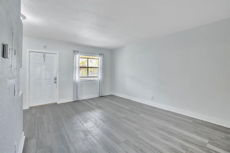Image 8 of 46 For 2741 8th Ave  15