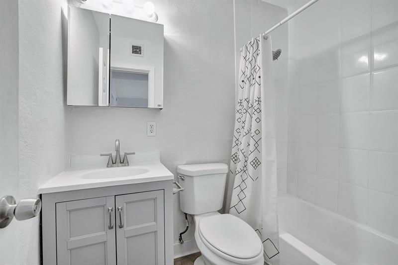 Image 9 of 46 For 2741 8th Ave  15