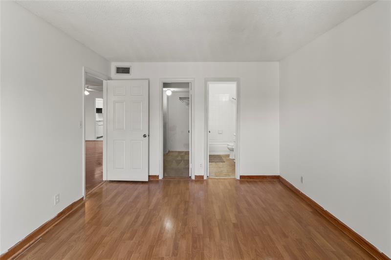 Image 26 of 36 For 241 11th Ave  241a