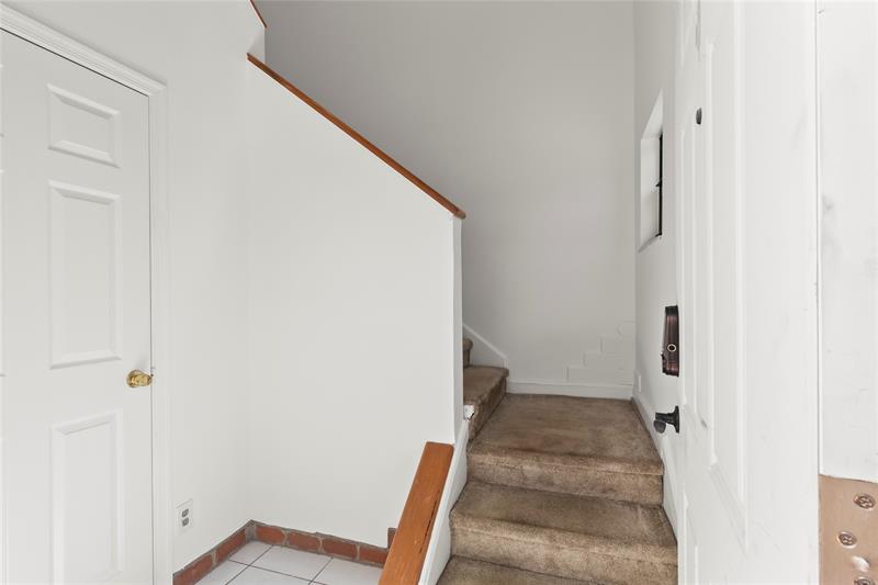 Image 31 of 36 For 241 11th Ave  241a