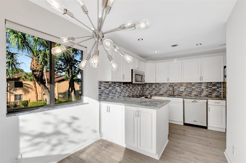 Image 19 of 75 For 5334 Fountains Dr  221