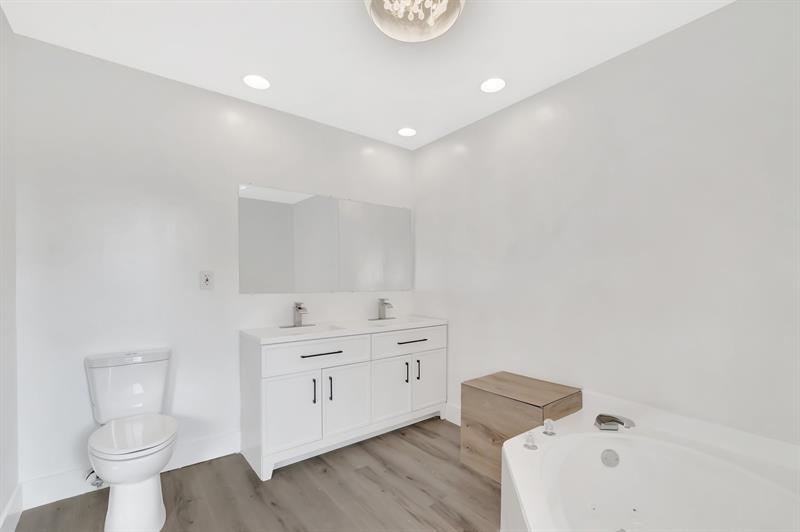 Image 27 of 75 For 5334 Fountains Dr  221