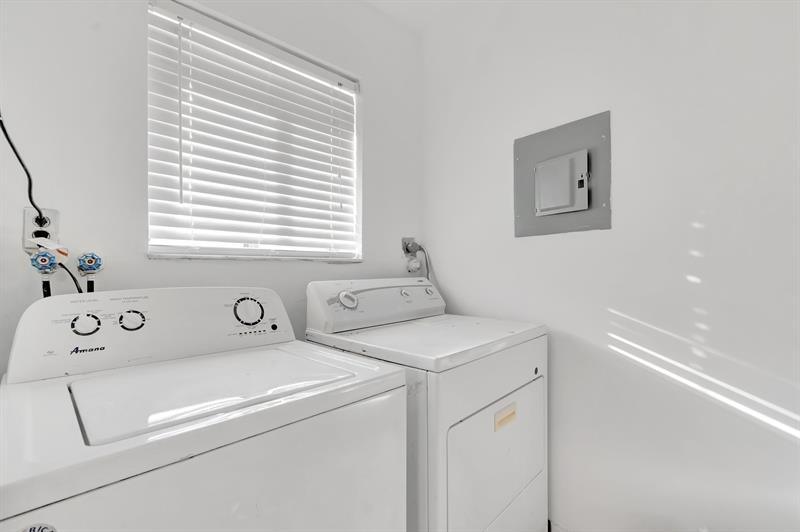 Image 34 of 75 For 5334 Fountains Dr  221