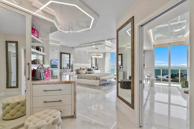 Image 17 of 51 For 3100 Ocean Blvd  1408