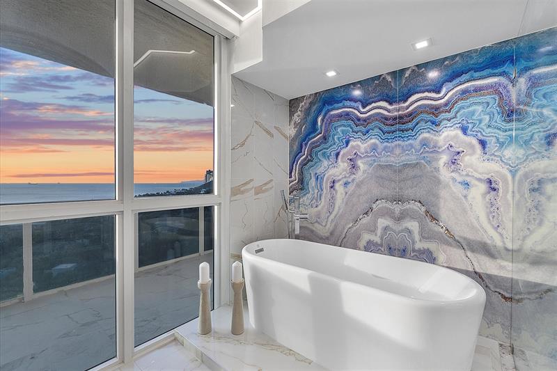 Image 21 of 51 For 3100 Ocean Blvd  1408