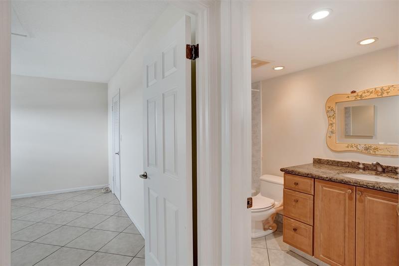 Image 19 of 29 For 3051 48th St  703