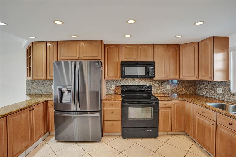 Image 6 of 29 For 3051 48th St  703