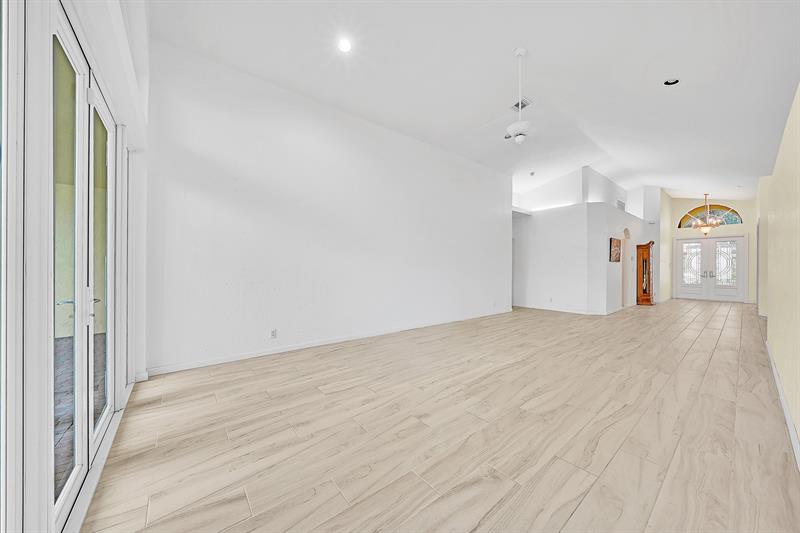 Image 19 of 60 For 10410 Gold Leaf Dr