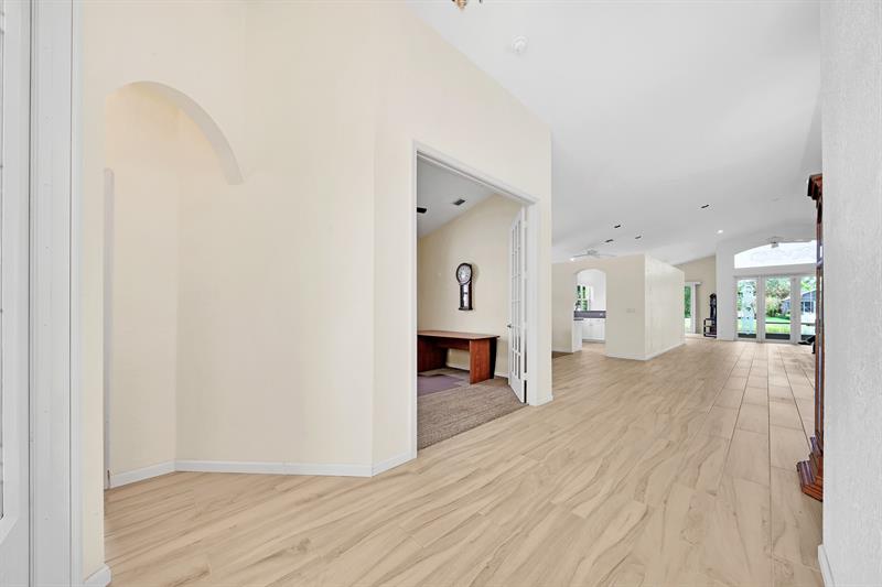Image 21 of 60 For 10410 Gold Leaf Dr