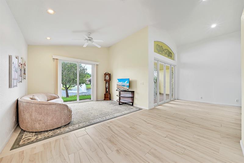 Image 24 of 60 For 10410 Gold Leaf Dr