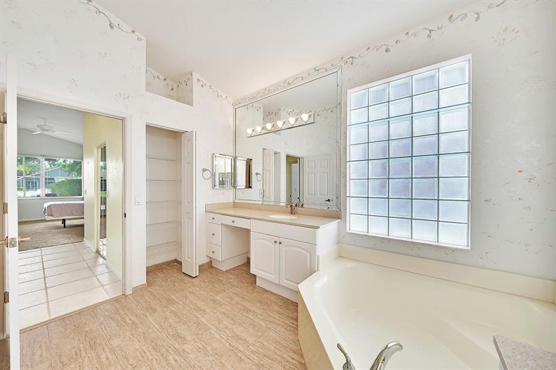 Image 40 of 60 For 10410 Gold Leaf Dr
