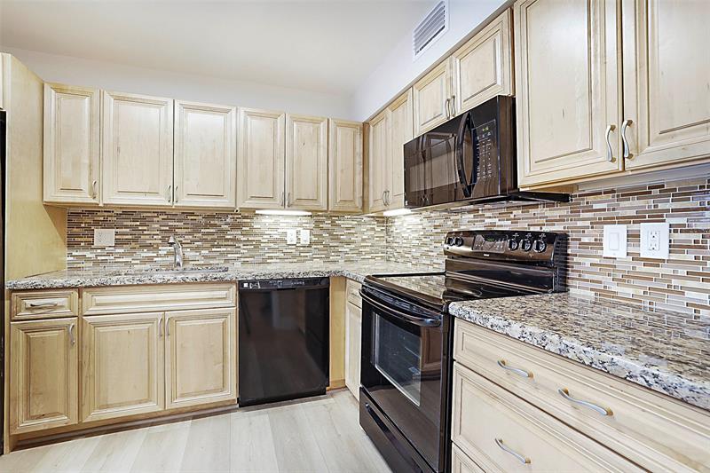 Image 10 of 42 For 7186 Promenade Dr  101