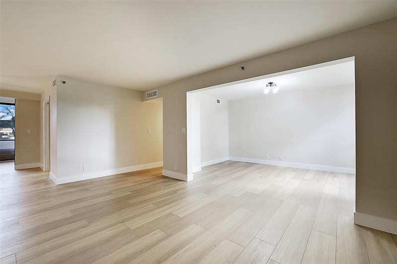 Image 18 of 42 For 7186 Promenade Dr  101