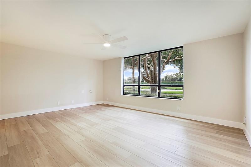 Image 22 of 42 For 7186 Promenade Dr  101
