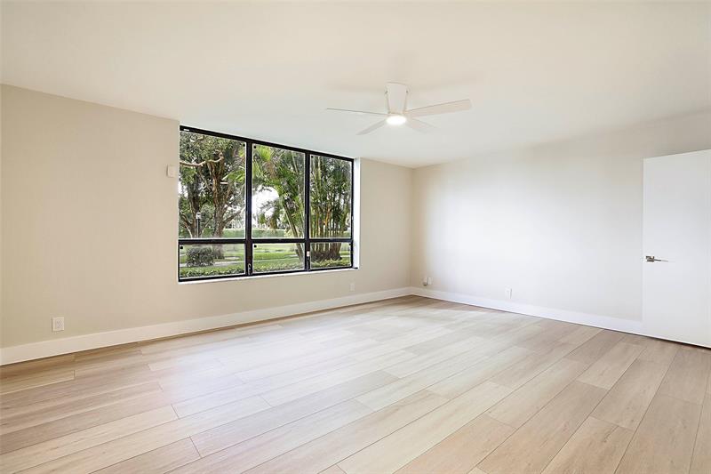 Image 24 of 42 For 7186 Promenade Dr  101