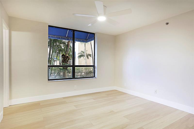 Image 30 of 42 For 7186 Promenade Dr  101