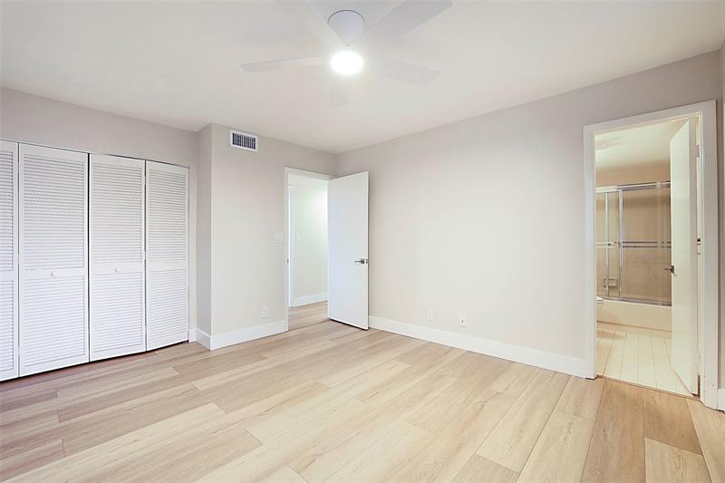 Image 31 of 42 For 7186 Promenade Dr  101