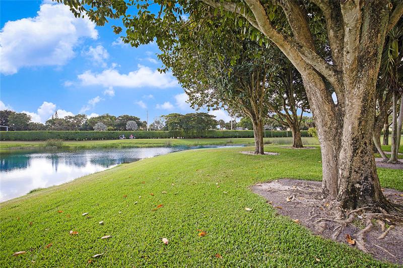 Image 36 of 42 For 7186 Promenade Dr  101
