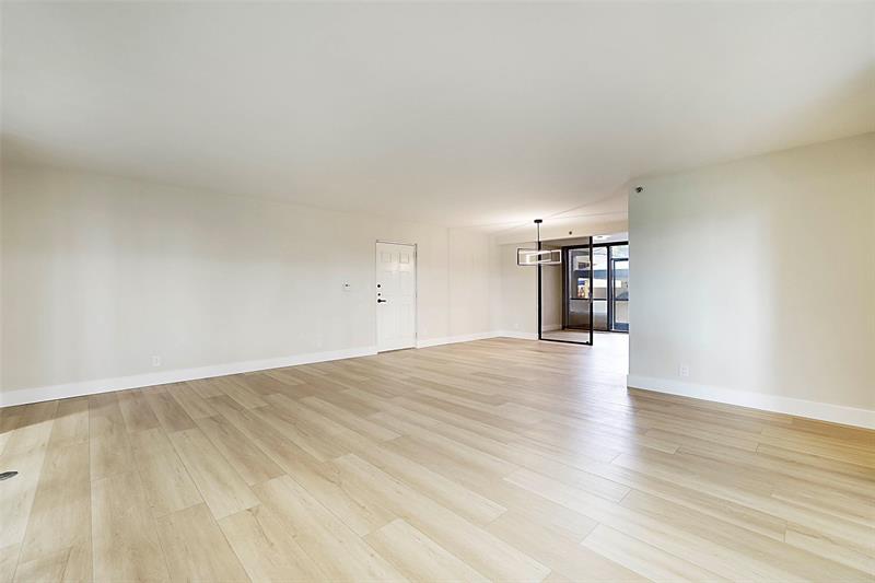 Image 4 of 42 For 7186 Promenade Dr  101
