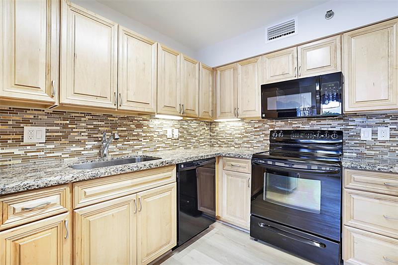Image 9 of 42 For 7186 Promenade Dr  101