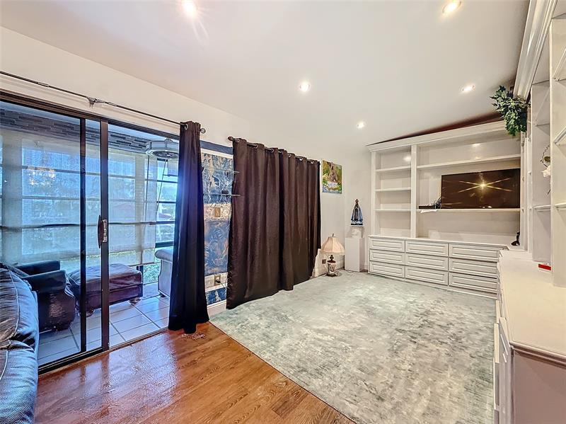 Image 21 of 47 For 10443 Clairmont Cir  203