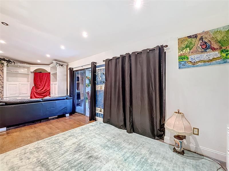 Image 25 of 47 For 10443 Clairmont Cir  203