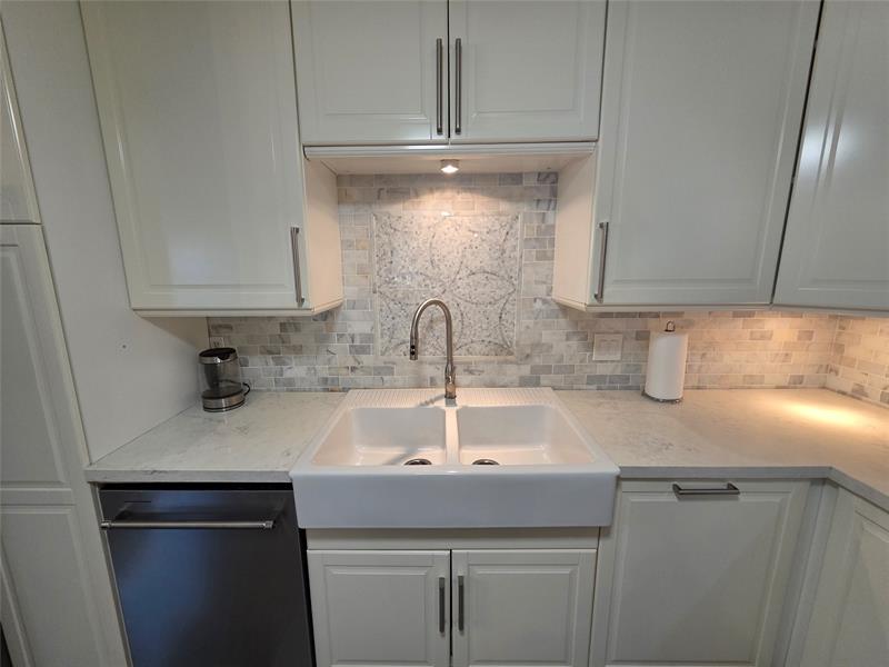 Image 11 of 27 For 401 21st St  