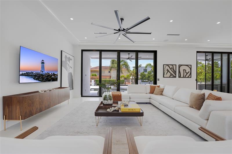 Image 11 of 91 For 948 Banyan Drive
