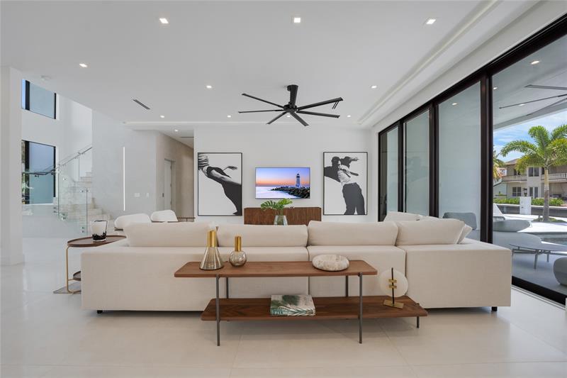 Image 12 of 91 For 948 Banyan Drive