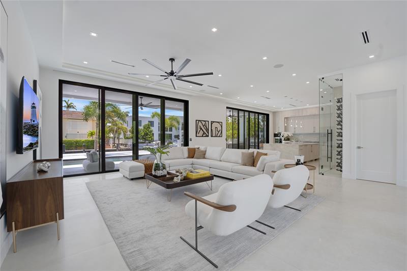 Image 13 of 91 For 948 Banyan Drive