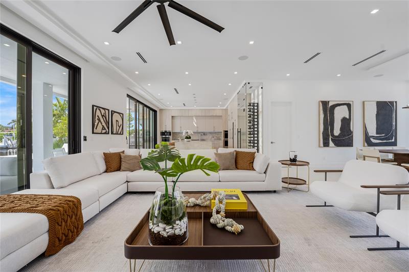 Image 15 of 91 For 948 Banyan Drive