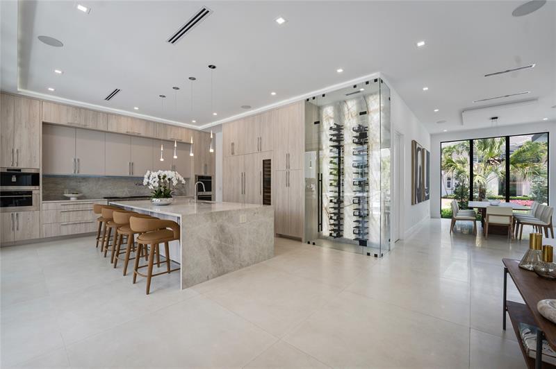 Image 16 of 91 For 948 Banyan Drive