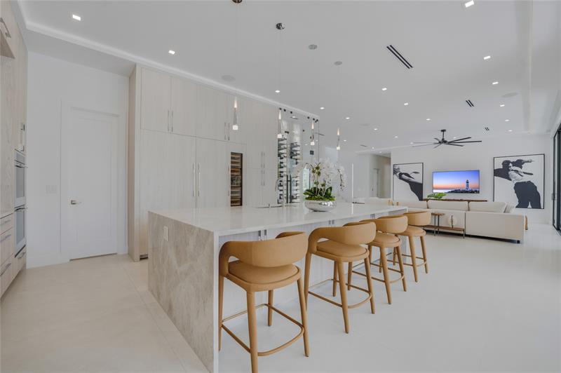 Image 21 of 91 For 948 Banyan Drive