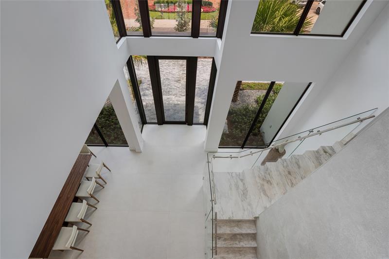 Image 32 of 91 For 948 Banyan Drive