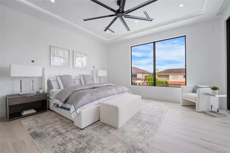 Image 35 of 91 For 948 Banyan Drive