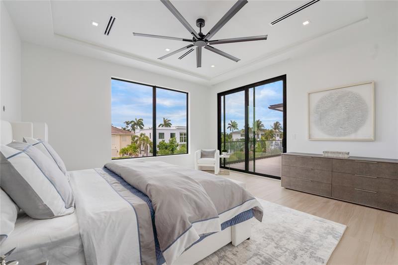 Image 36 of 91 For 948 Banyan Drive