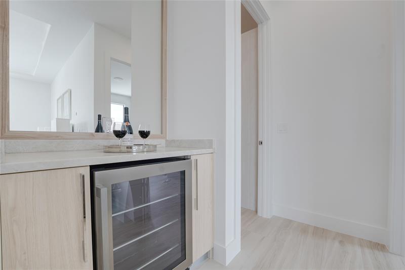 Image 39 of 91 For 948 Banyan Drive
