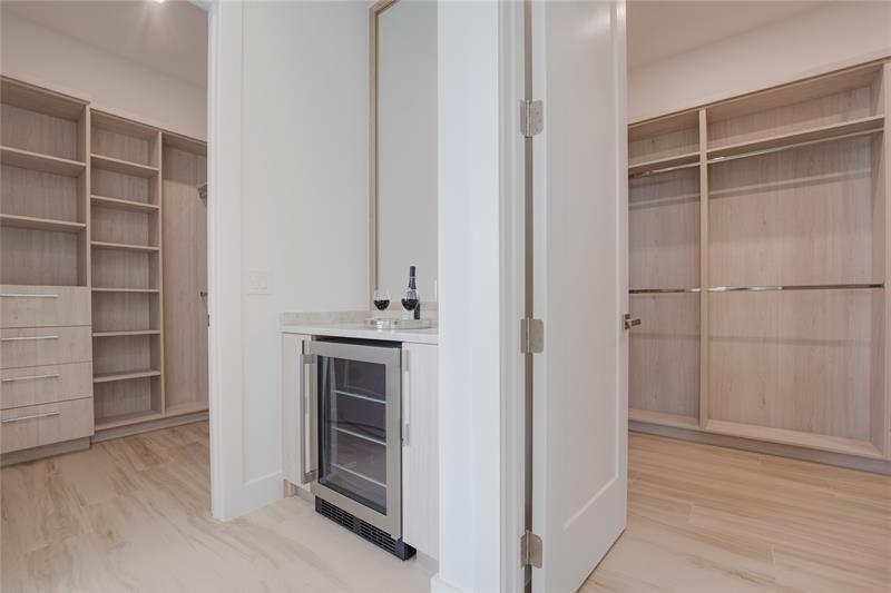 Image 40 of 91 For 948 Banyan Drive