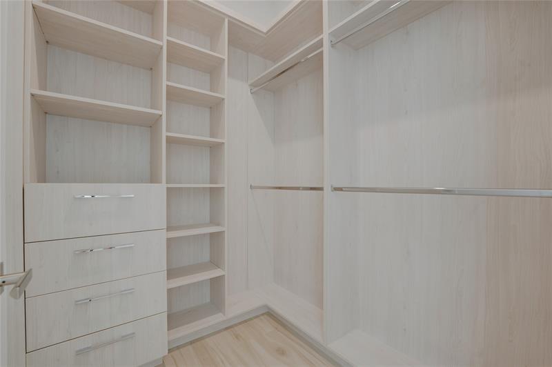 Image 41 of 91 For 948 Banyan Drive