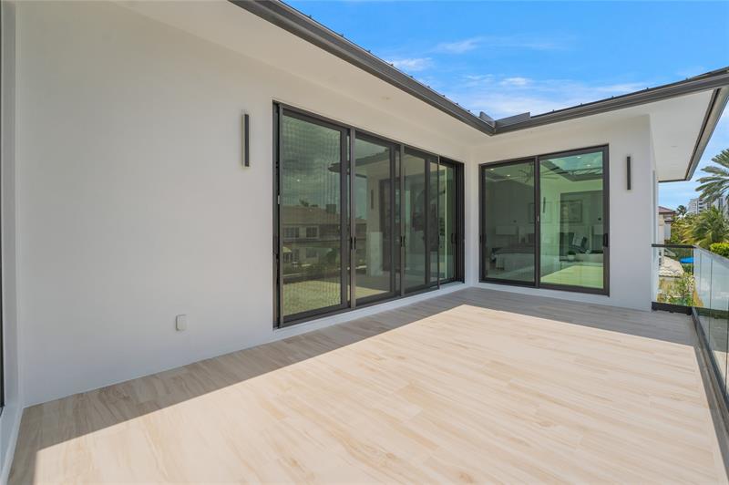 Image 57 of 91 For 948 Banyan Drive